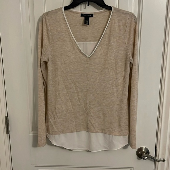 White House Black Market cream‎ with white underlay long sleeve V-neck women’s S - Picture 1 of 13